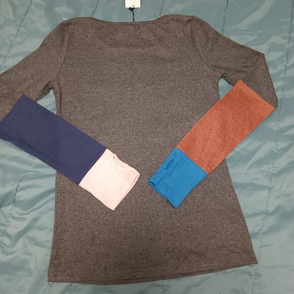 Allegra Brand Long sleeve tee with thumb holes - Size: Small              (0861) - Picture 2 of 3
